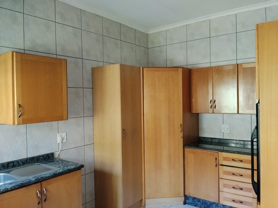 To Let 3 Bedroom Property for Rent in Geelhoutpark North West